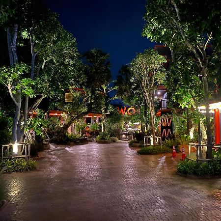 Wow Phuket Hotel Екстериор снимка
