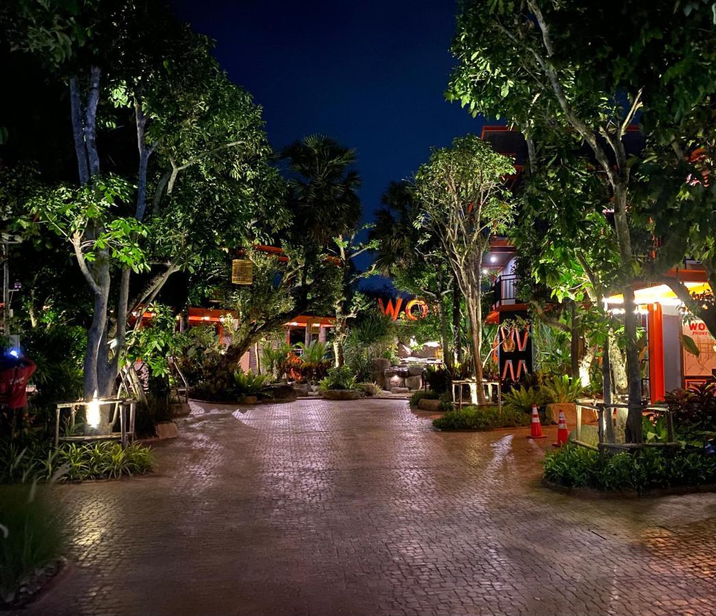 Wow Phuket Hotel Екстериор снимка