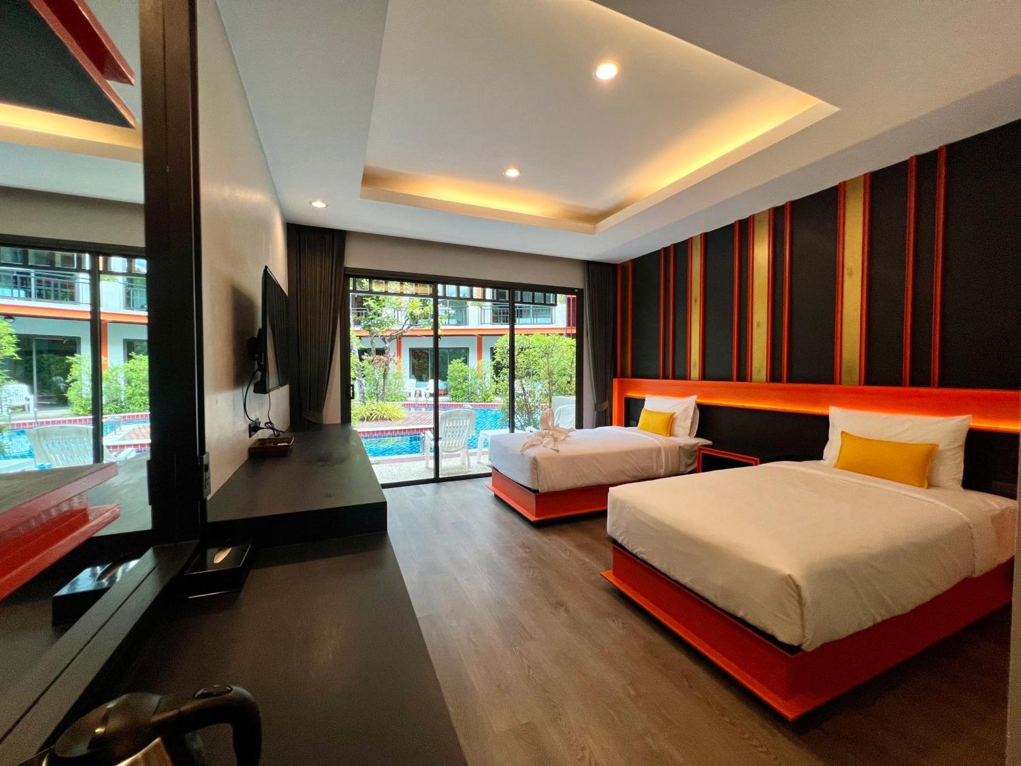 Wow Phuket Hotel Екстериор снимка