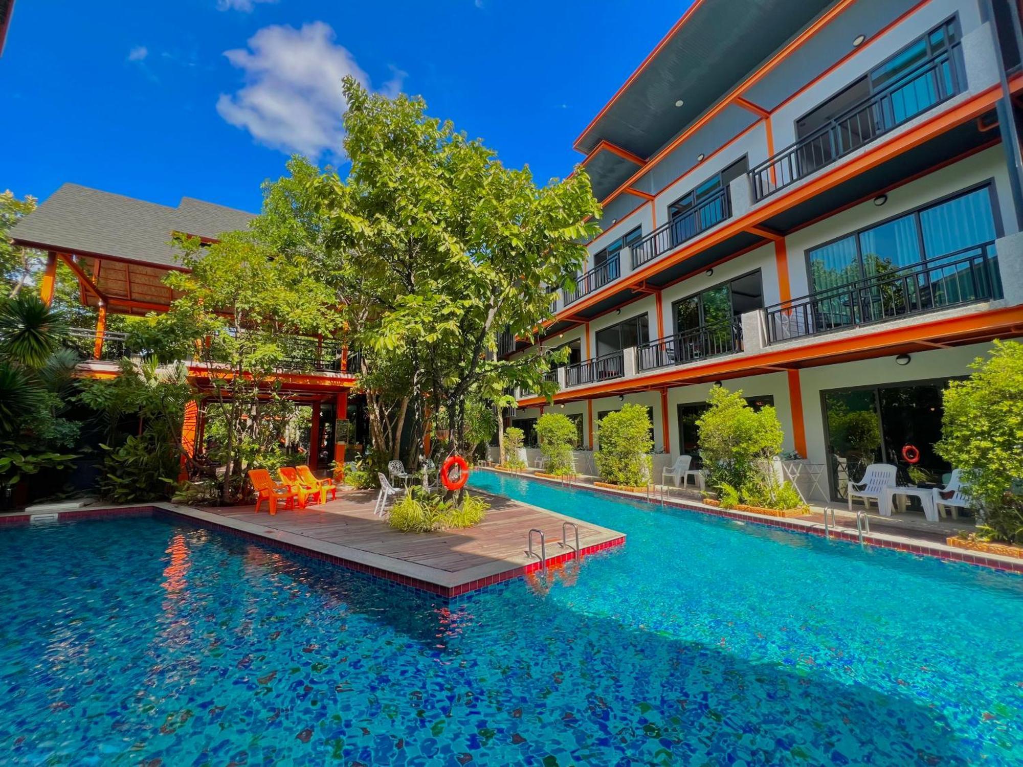 Wow Phuket Hotel Екстериор снимка